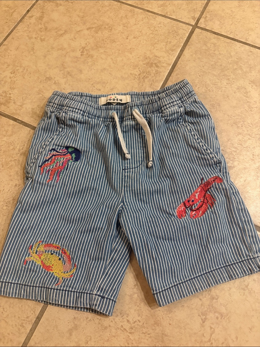 Mini Boden Boys Marine Shorts - size 6years